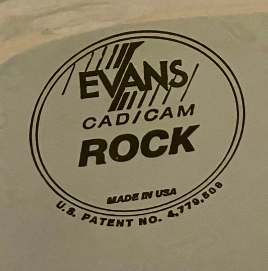 18" Evans Rock Clear 'model 2' (gulvtam)