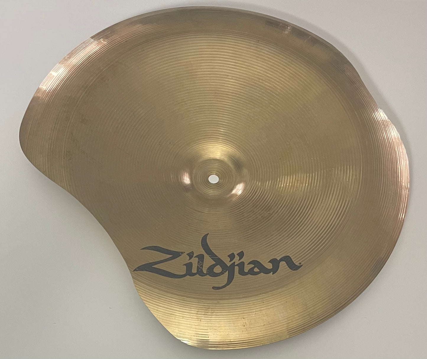 18" Zildjian Avedis China Boy High (repareret)