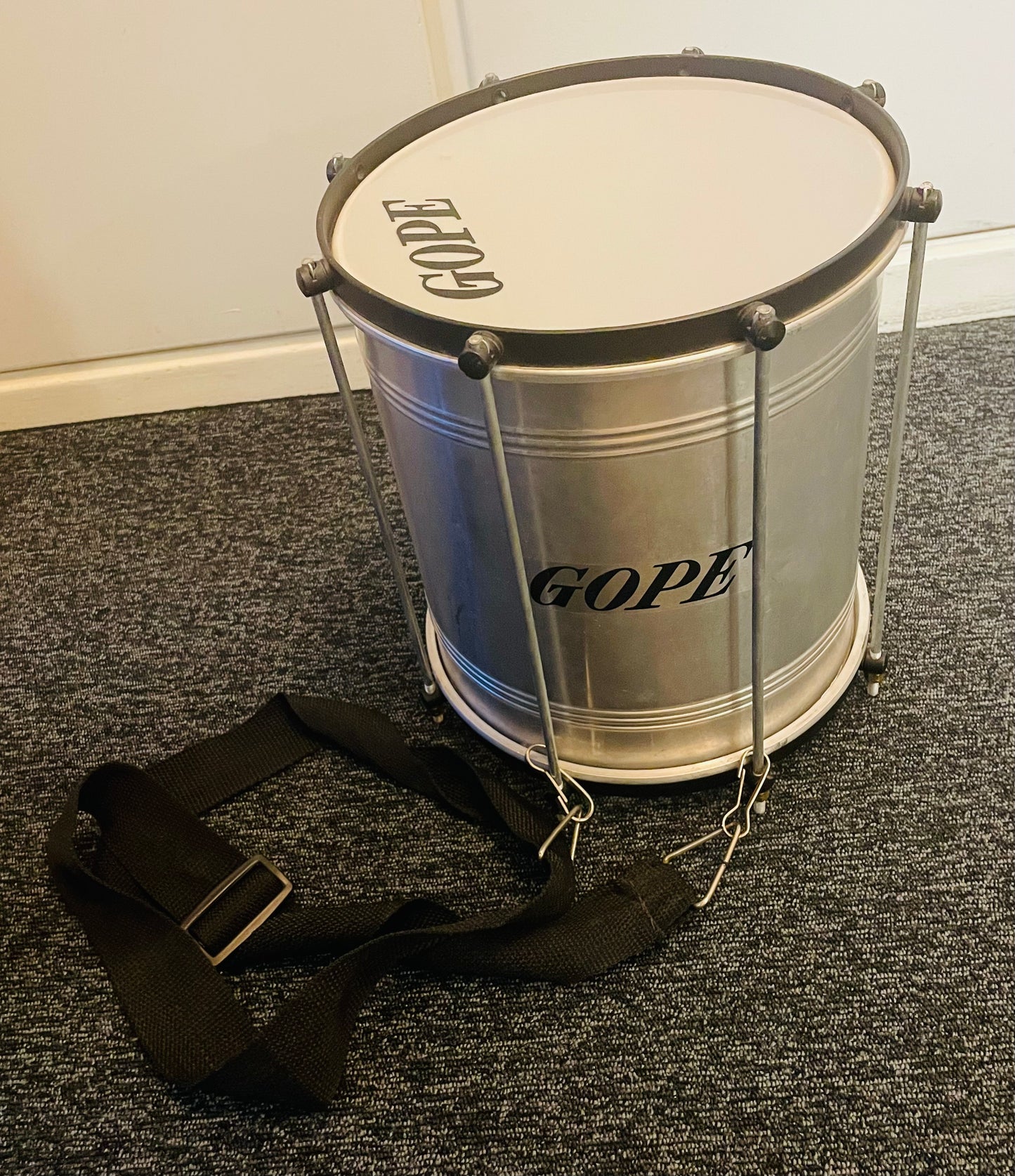 10" Gope Surdo inkl. bæresele.