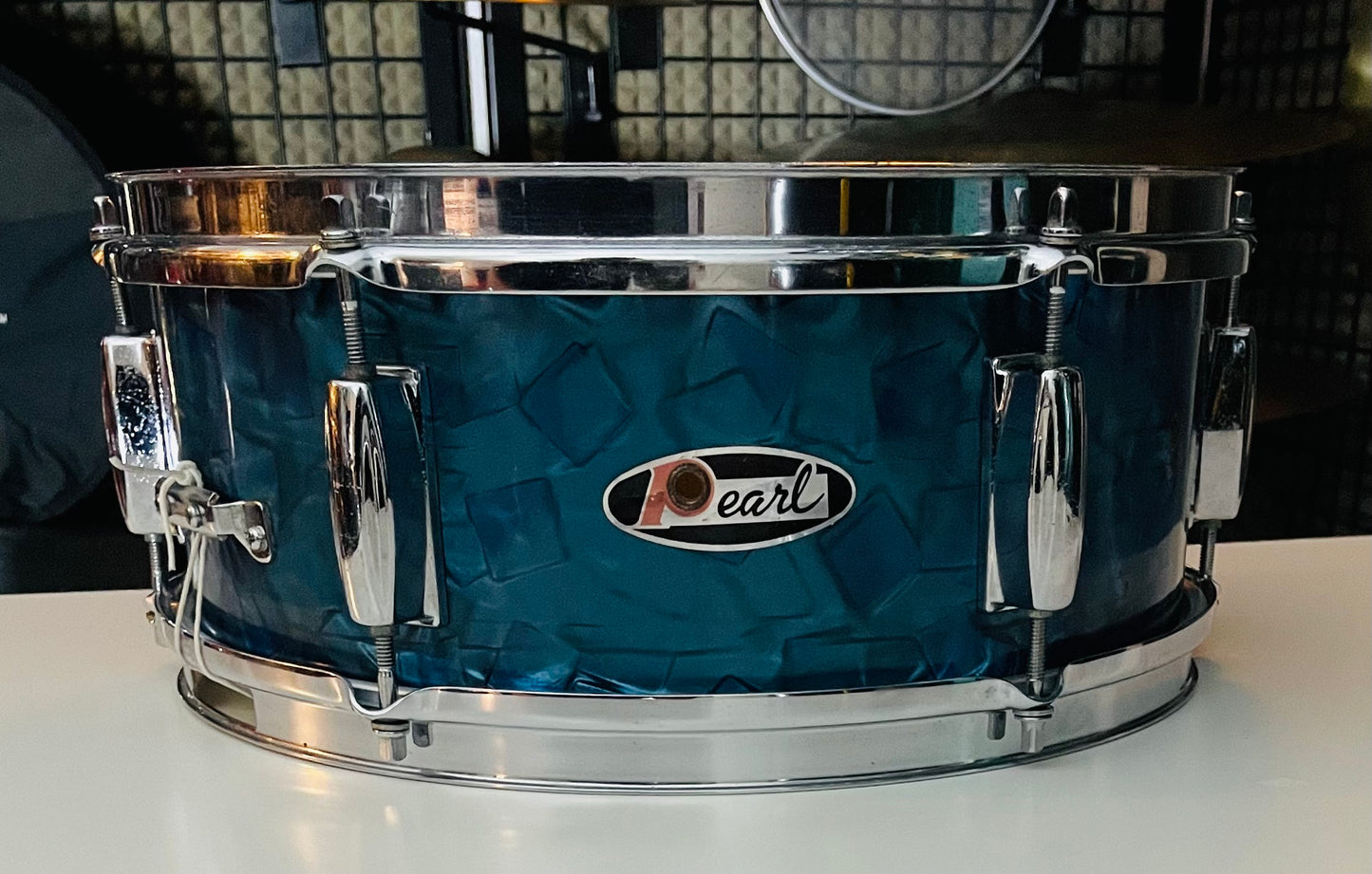 13" x 5" Pearl Oval Badge Mahogni Lilletromme