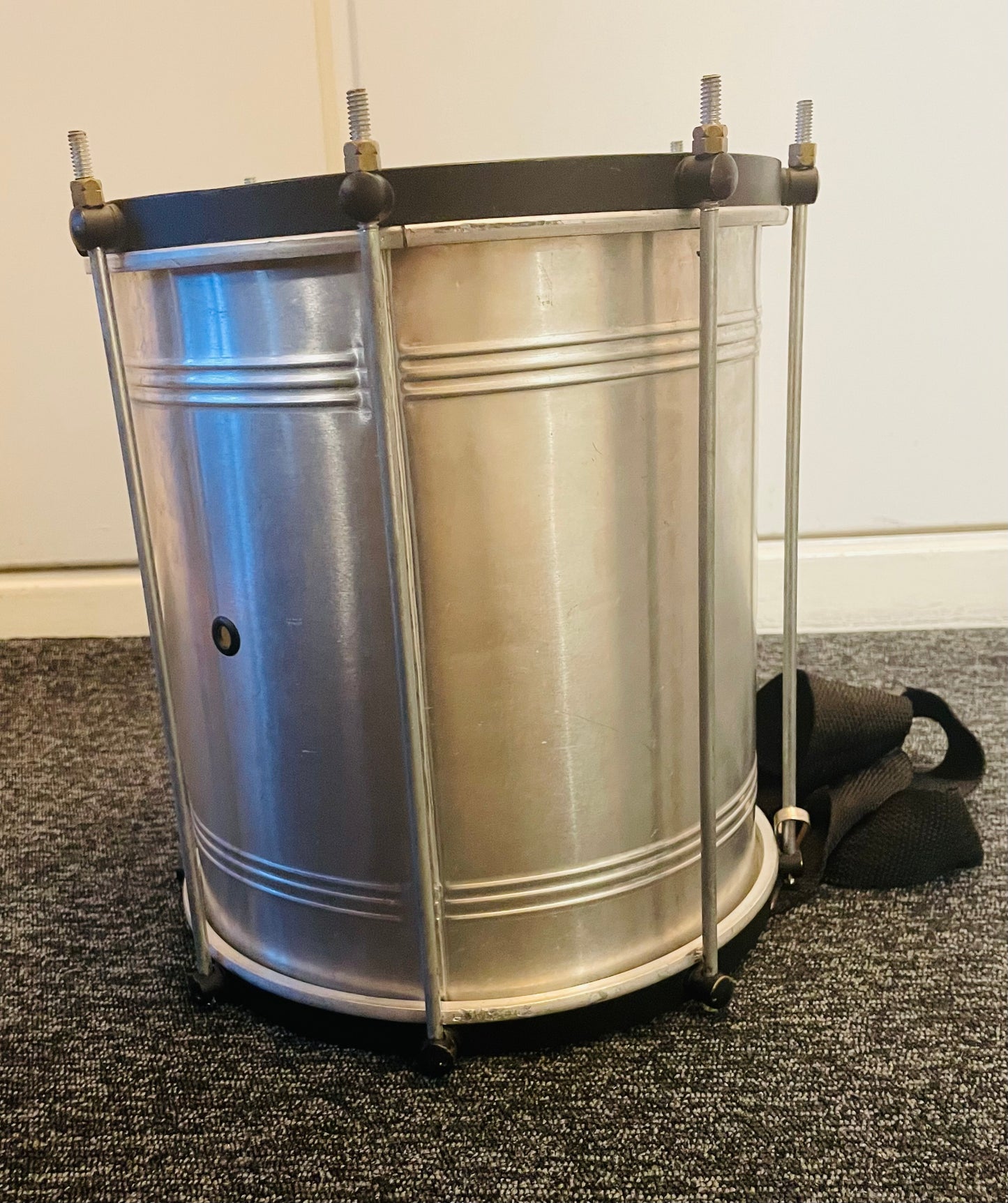 10" Gope Surdo inkl. bæresele.